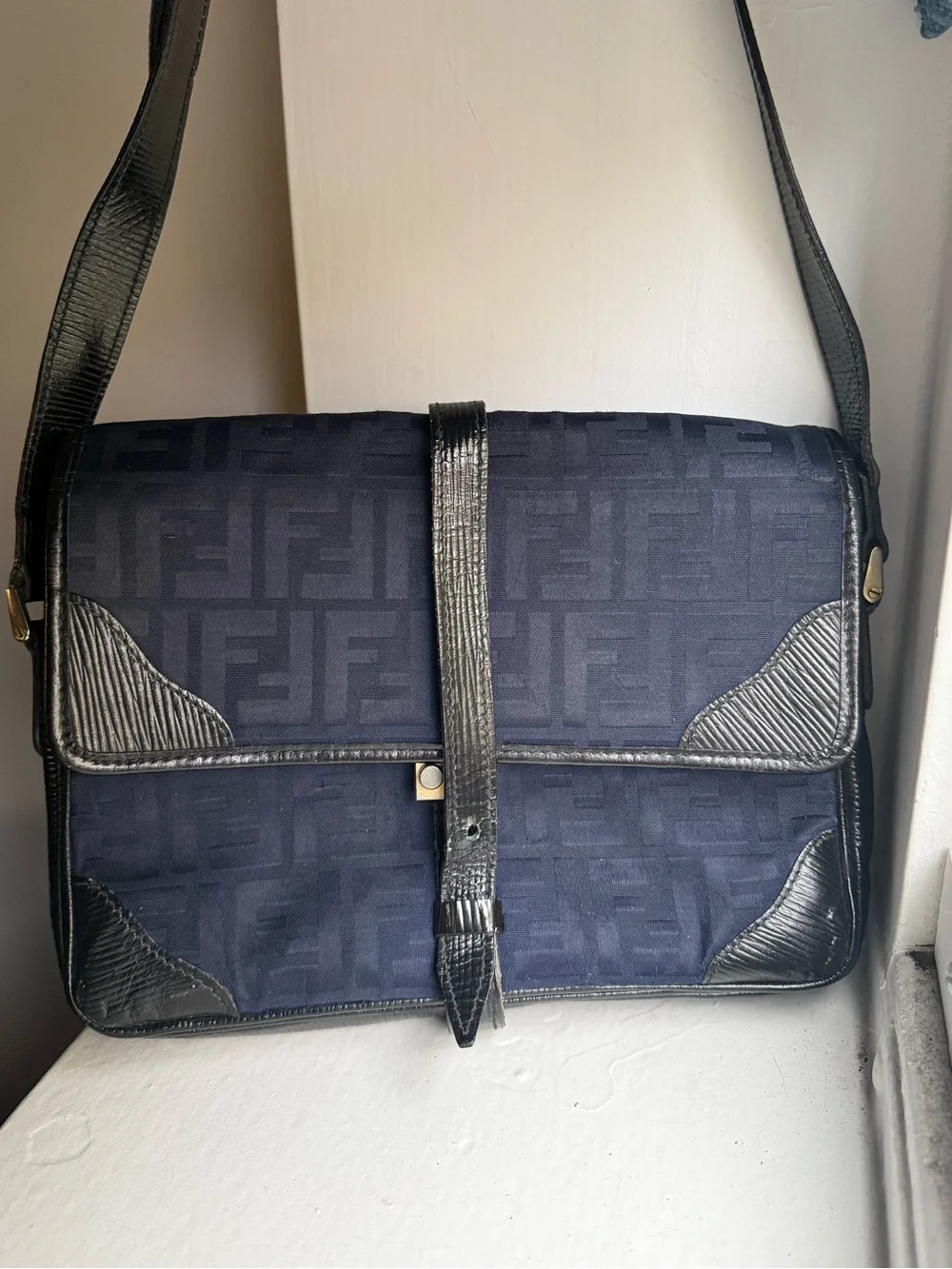 Fendi Vintage circa 90s Navy Blue Canvas Shoulder Bag with Black Leather Trim - Picture 3 of 16
